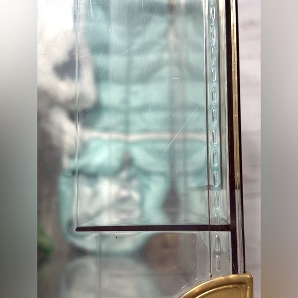 Rainbow High Fashion Dolls Closet with Clothes and Accessories - Picture 14 of 16